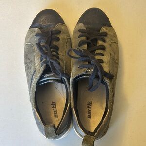 Earth Black and Green Sneakers Casual Comfort